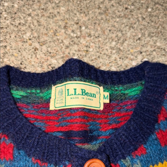 Vintage Wool L.L. Bean Multicolor Animal Patterned Cardigan - Picture 2 of 2